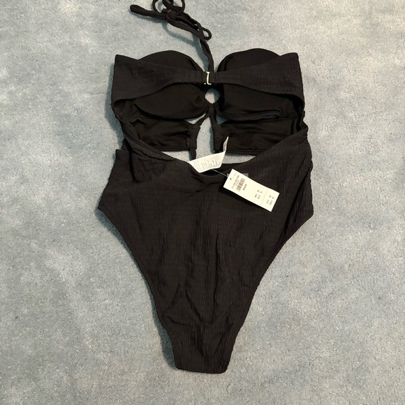 Abercrombie bathing suit - Picture 3 of 3